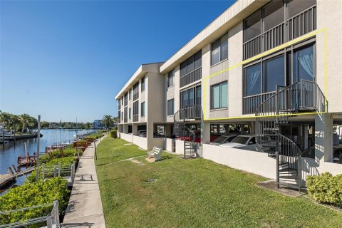 Condominio en venta en Port Richey, Florida, 2 dormitorios, 95.22 m2 № 2150856 - foto 4