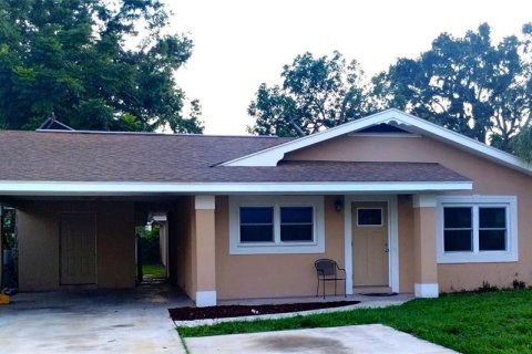 House in Winter Haven, Florida 4 bedrooms, 117.06 sq.m. № 2119744