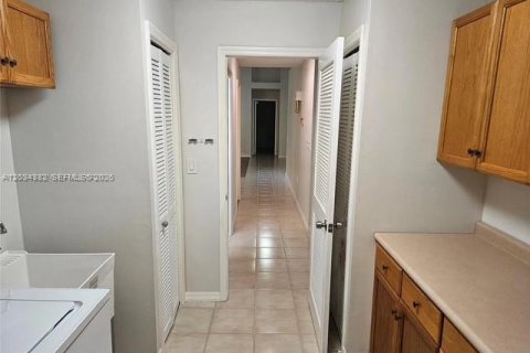 Купить виллу или дом в Майами, Флорида 4 спальни, 290.32м2, № 2085580 - фото 22