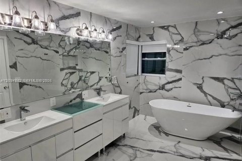 Купить виллу или дом в Майами, Флорида 4 спальни, 290.32м2, № 2085580 - фото 16