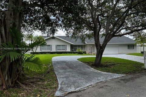 Villa ou maison à Miami, Floride 4 chambres, 290.32 m2 № 2085580