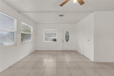 Villa ou maison à vendre à Fort Lauderdale, Floride: 4 chambres, 107.95 m2 № 1949774 - photo 13