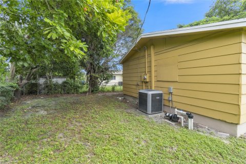 Villa ou maison à vendre à Fort Lauderdale, Floride: 4 chambres, 107.95 m2 № 1949774 - photo 3