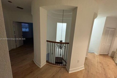 Снять в аренду виллу или дом в Майами, Флорида 4 спальни, 301.28м2, № 2012637 - фото 14