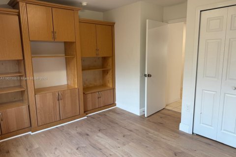 Снять в аренду виллу или дом в Майами, Флорида 4 спальни, 301.28м2, № 2012637 - фото 20