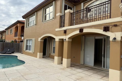 Снять в аренду виллу или дом в Майами, Флорида 4 спальни, 301.28м2, № 2012637 - фото 23