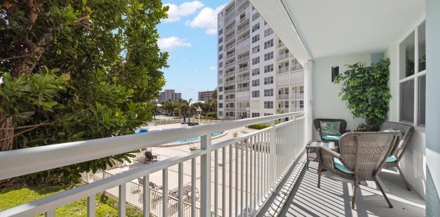 Condo in Pompano Beach, Florida, 2 bedrooms  № 868922