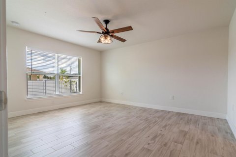 Villa ou maison à vendre à Cape Coral, Floride: 4 chambres, 211.45 m2 № 2147335 - photo 17