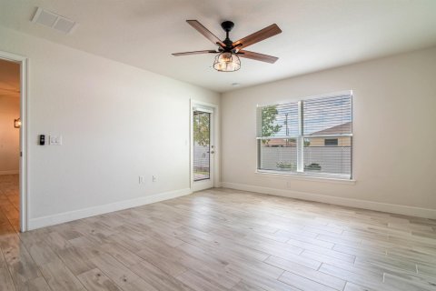 Villa ou maison à vendre à Cape Coral, Floride: 4 chambres, 211.45 m2 № 2147335 - photo 18