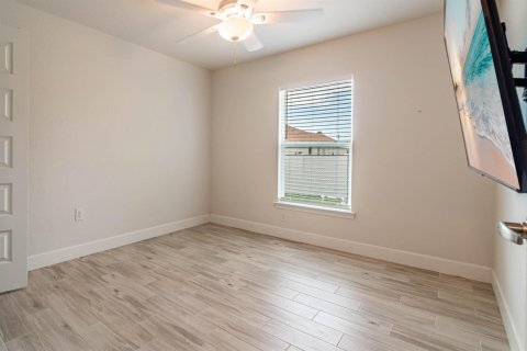 Villa ou maison à vendre à Cape Coral, Floride: 4 chambres, 211.45 m2 № 2147335 - photo 24