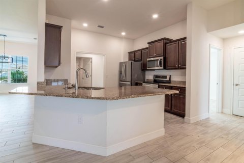 Villa ou maison à vendre à Cape Coral, Floride: 4 chambres, 211.45 m2 № 2147335 - photo 12