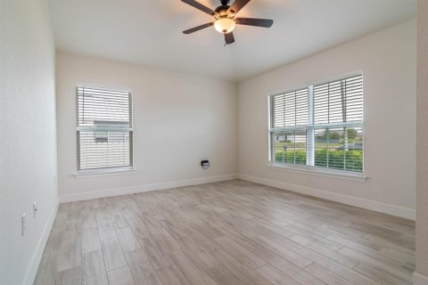 Villa ou maison à vendre à Cape Coral, Floride: 4 chambres, 211.45 m2 № 2147335 - photo 9