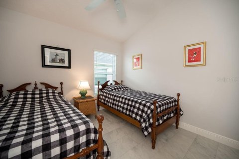 House in The Villages, Florida 3 bedrooms, 178.47 sq.m. № 2368879 - photo 29