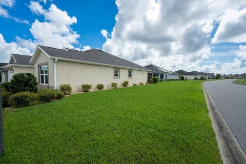 House in The Villages, Florida 3 bedrooms, 178.47 sq.m. № 2368879 - photo 8