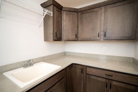 House in The Villages, Florida 3 bedrooms, 178.47 sq.m. № 2368879 - photo 19
