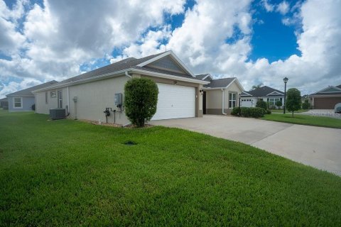 House in The Villages, Florida 3 bedrooms, 178.47 sq.m. № 2368879 - photo 4