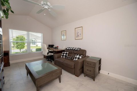 House in The Villages, Florida 3 bedrooms, 178.47 sq.m. № 2368879 - photo 21