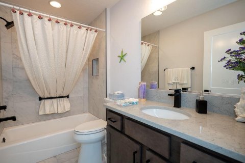House in The Villages, Florida 3 bedrooms, 178.47 sq.m. № 2368879 - photo 27