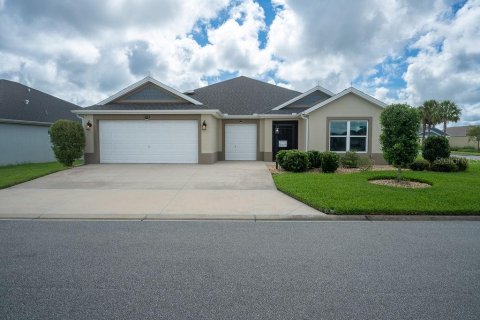 House in The Villages, Florida 3 bedrooms, 178.47 sq.m. № 2368879