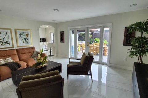 House in Tampa, Florida 3 bedrooms, 146.14 sq.m. № 2157481 - photo 7
