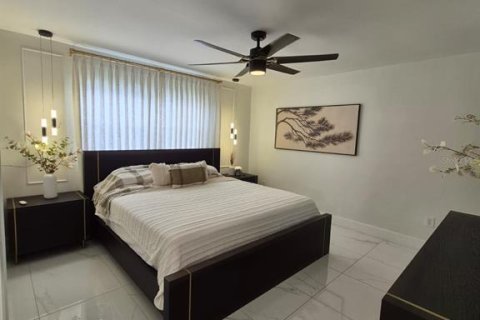 House in Tampa, Florida 3 bedrooms, 146.14 sq.m. № 2157481 - photo 13