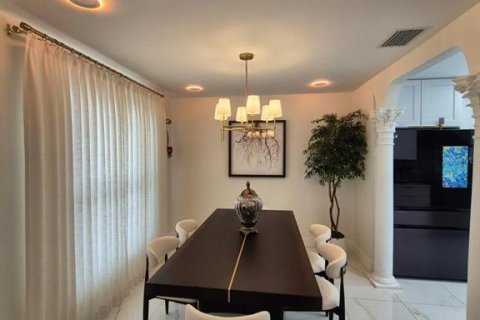 House in Tampa, Florida 3 bedrooms, 146.14 sq.m. № 2157481 - photo 8