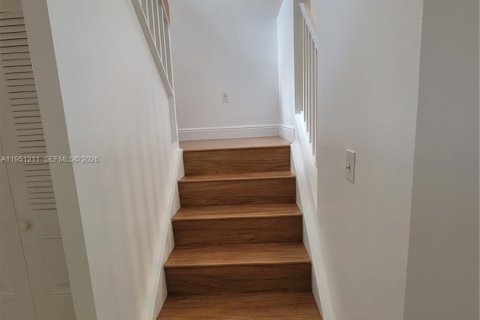 Condo in Coral Springs, Florida, 2 bedrooms  № 2054392 - photo 10