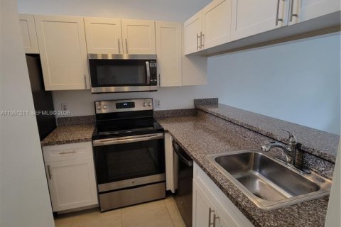 Condo in Coral Springs, Florida, 2 bedrooms  № 2054392