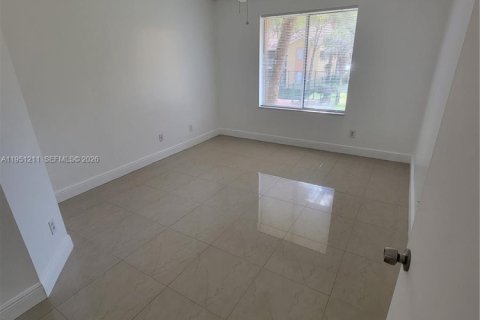 Condo in Coral Springs, Florida, 2 bedrooms  № 2054392 - photo 13