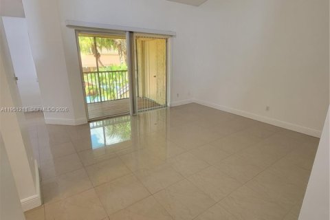 Condo in Coral Springs, Florida, 2 bedrooms  № 2054392 - photo 15