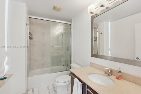 Снять в аренду кондоминиум в Майами, Флорида 2 спальни, 109.62м2, № 2076158 - фото 13