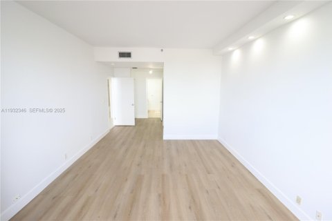 Copropriété à louer à Key Biscayne, Floride: 2 chambres, 142.33 m2 № 1990626 - photo 18