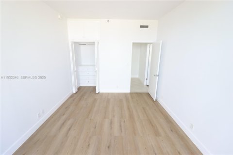 Copropriété à louer à Key Biscayne, Floride: 2 chambres, 142.33 m2 № 1990626 - photo 16