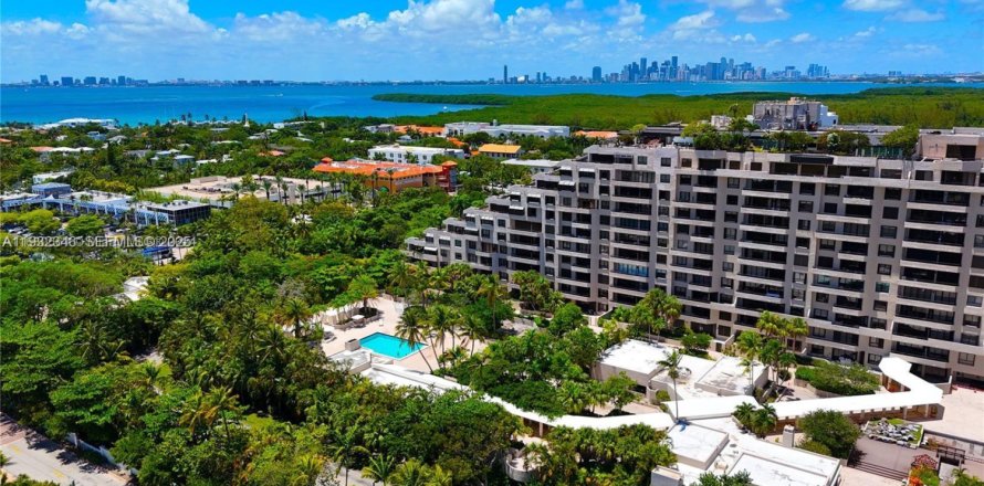 Condo in Key Biscayne, Florida, 2 bedrooms  № 1990626