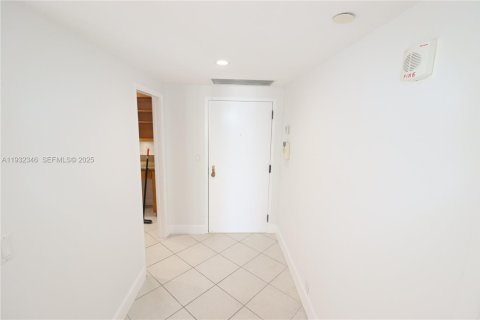 Copropriété à louer à Key Biscayne, Floride: 2 chambres, 142.33 m2 № 1990626 - photo 13