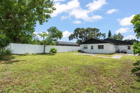 House in Pinellas Park, Florida 4 bedrooms, 119.29 sq.m. № 1813049 - photo 30