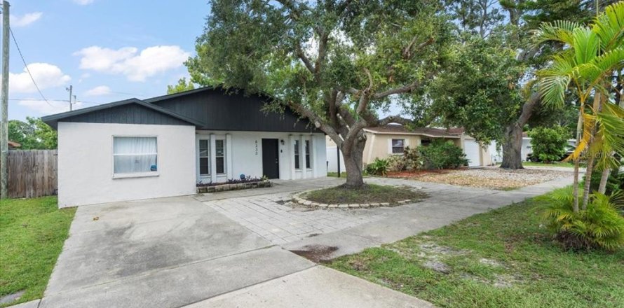House in Pinellas Park, Florida 4 bedrooms, 119.29 sq.m. № 1813049
