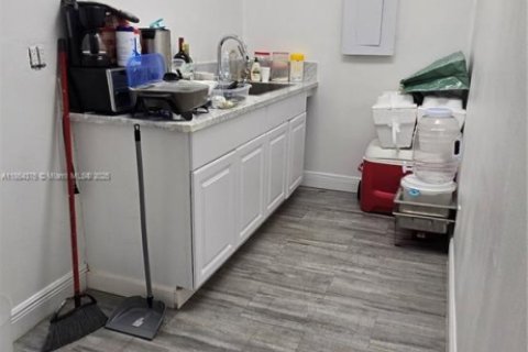 Immobilier commercial à vendre à Hollywood, Floride № 1897640 - photo 11