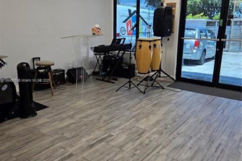 Immobilier commercial à vendre à Hollywood, Floride № 1897640 - photo 14