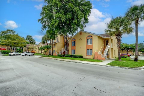 Condominio en venta en Coral Springs, Florida, 2 dormitorios, 96.99 m2 № 2270754 - foto 2