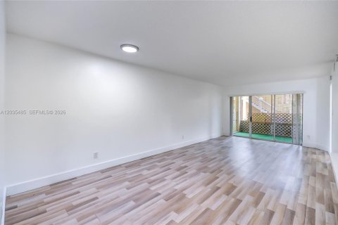 Condominio en venta en Coral Springs, Florida, 2 dormitorios, 96.99 m2 № 2270754 - foto 15