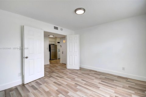 Condominio en venta en Coral Springs, Florida, 2 dormitorios, 96.99 m2 № 2270754 - foto 19