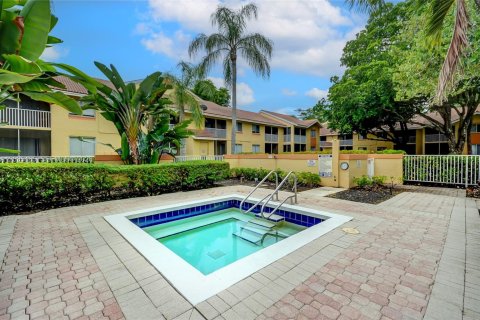 Condominio en venta en Coral Springs, Florida, 2 dormitorios, 96.99 m2 № 2270754 - foto 5