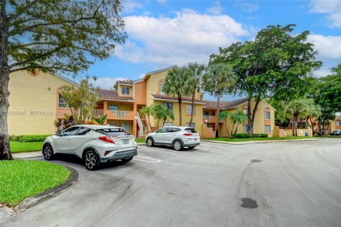 Condominio en venta en Coral Springs, Florida, 2 dormitorios, 96.99 m2 № 2270754 - foto 3