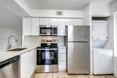 Condominio en venta en Coral Springs, Florida, 2 dormitorios, 96.99 m2 № 2270754 - foto 11