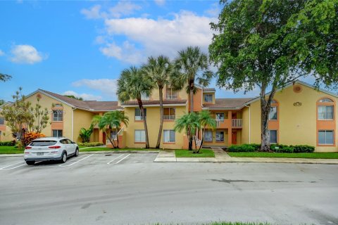 Condominio en Coral Springs, Florida, 2 dormitorios  № 2270754