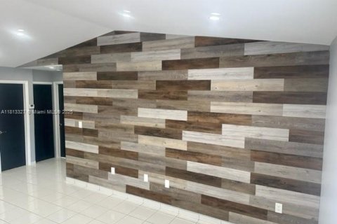 Copropriété à louer à Hialeah, Floride: 2 chambres № 1768143 - photo 2