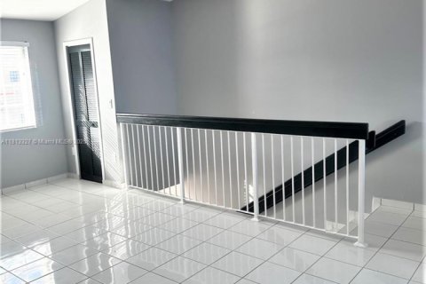 Copropriété à louer à Hialeah, Floride: 2 chambres № 1768143 - photo 6