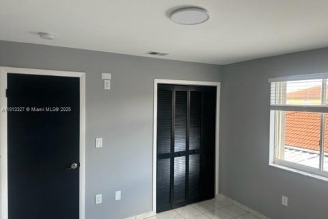 Copropriété à louer à Hialeah, Floride: 2 chambres № 1768143 - photo 18