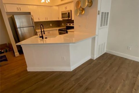 Condo in Altamonte Springs, Florida, 1 bedroom № 2224835 - photo 2
